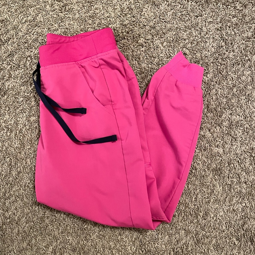 Figs, size small petite, Electric Orchid color